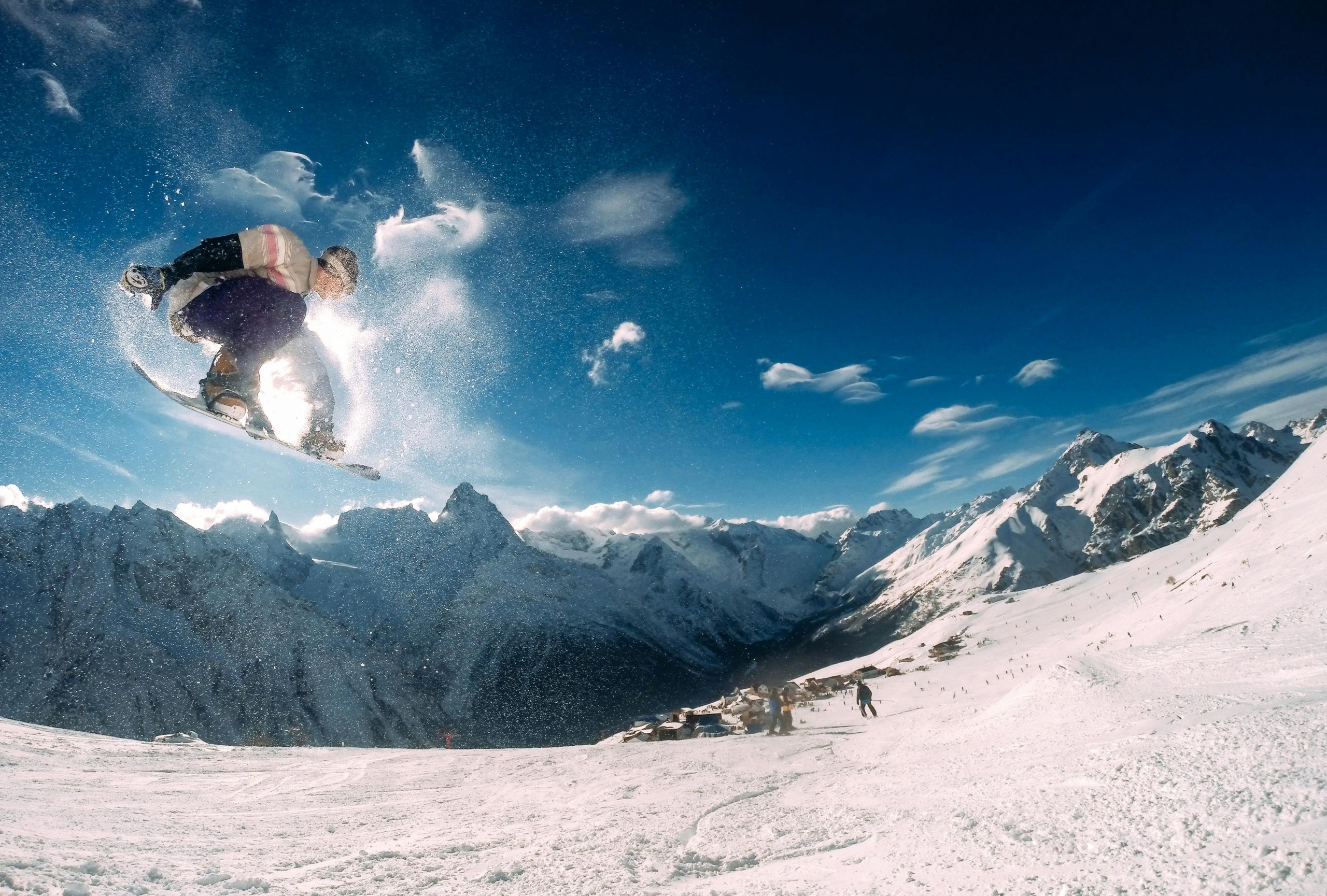 A detailed guide on snowboard profiles, flex ratings, and durable materials for building a reliable S1 Outdoor equipment lineup.